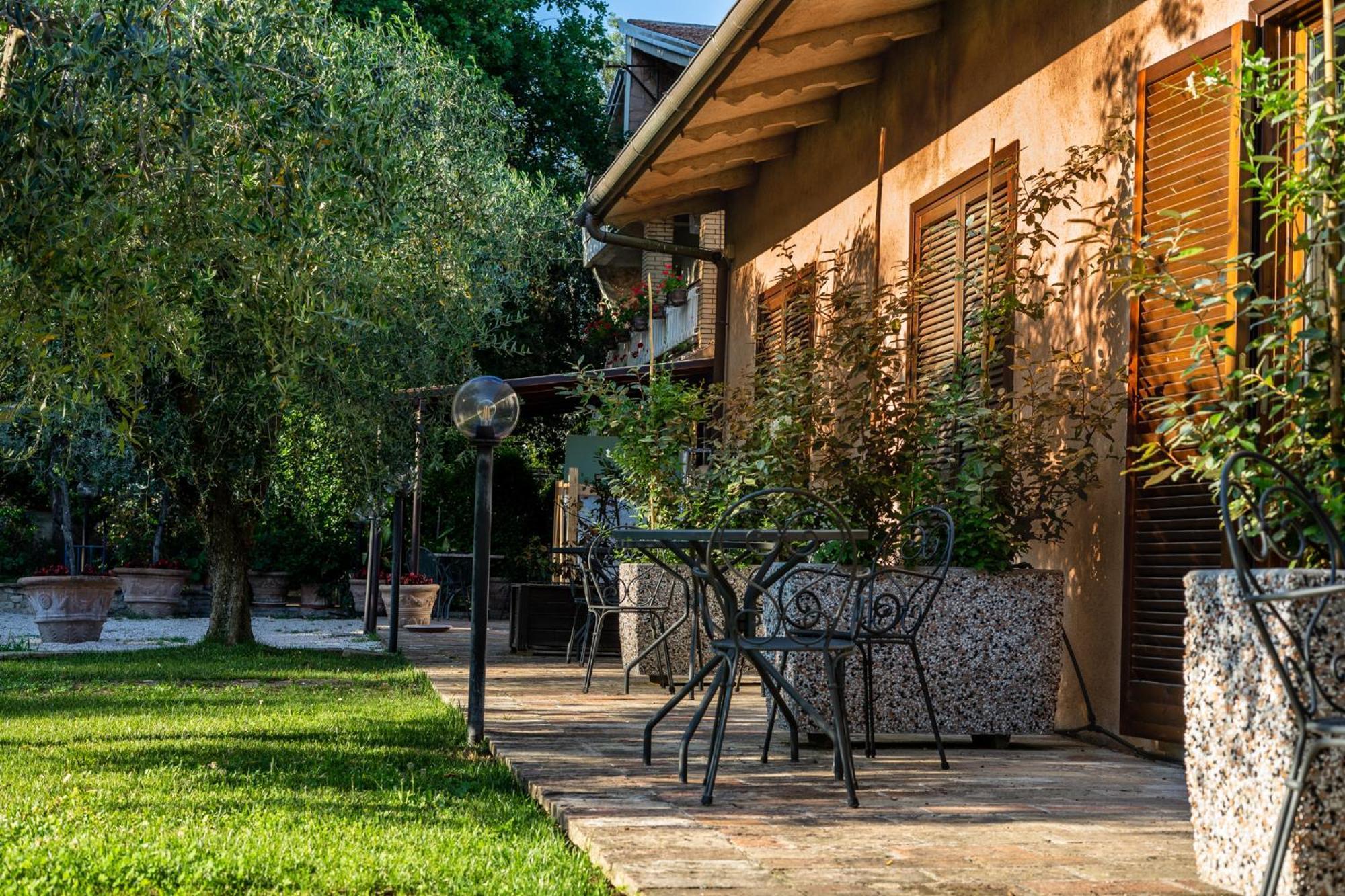 Camera Tripla Comfort con Balcone o Giardino